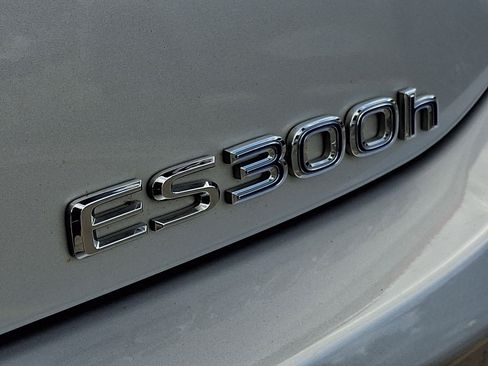 Used 2021 Lexus ES 300h w/ Premium Package FWD image 30