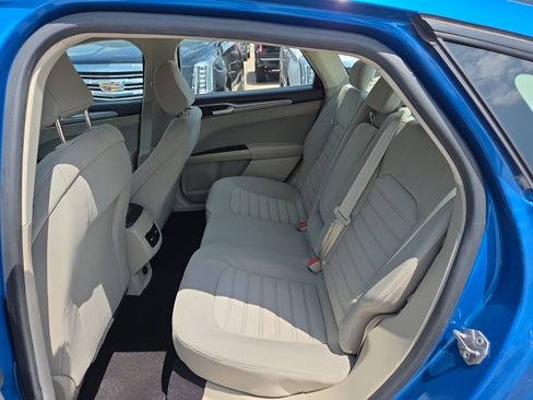 Used 2020 Ford Fusion SE FWD image 15