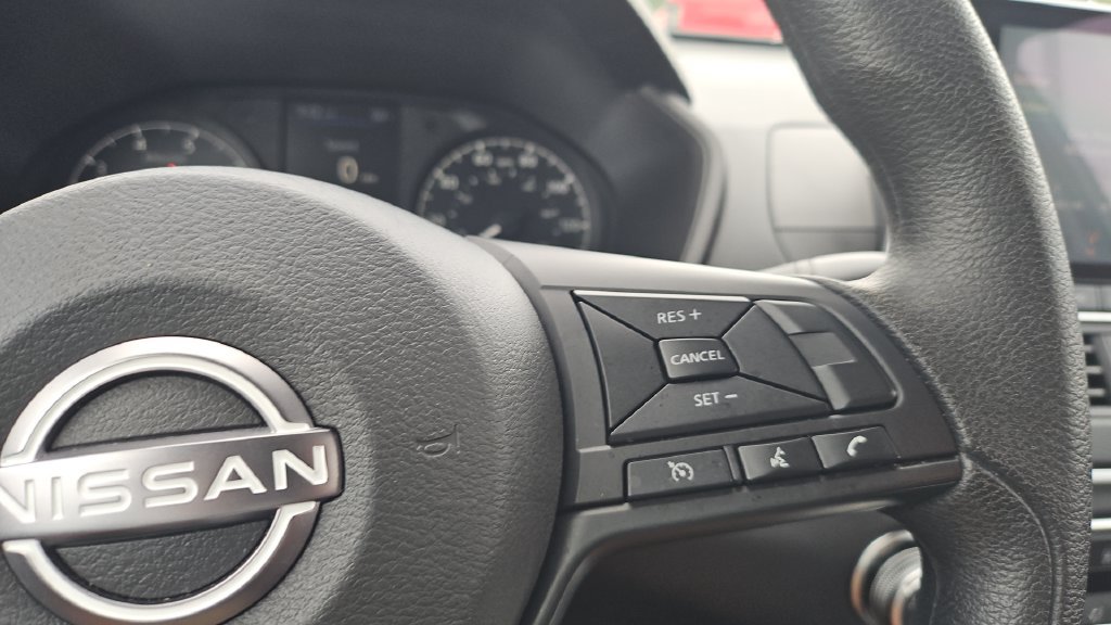Certified 2025 Nissan Altima 2.5 S FWD image 9