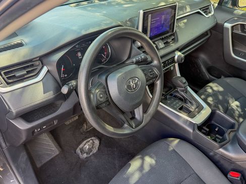 Used 2025 Toyota RAV4 LE AWD/4WD image 9