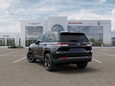 New 2026 Jeep Grand Cherokee Limited w/ Limited Altitude Package AWD/4WD image 3