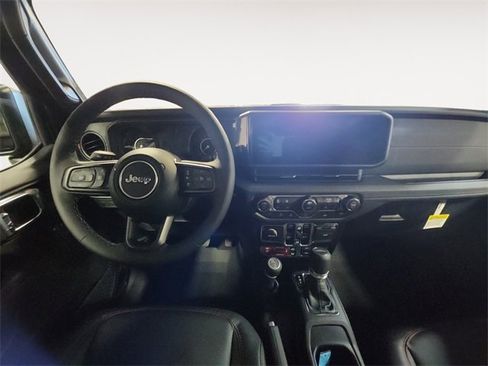 New 2025 Jeep Gladiator Rubicon w/ Convenience Group image 10