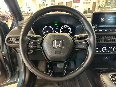 Used 2025 Honda HR-V Sport image 15