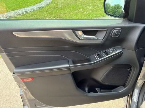 Used 2021 Ford Escape Titanium AWD/4WD image 23