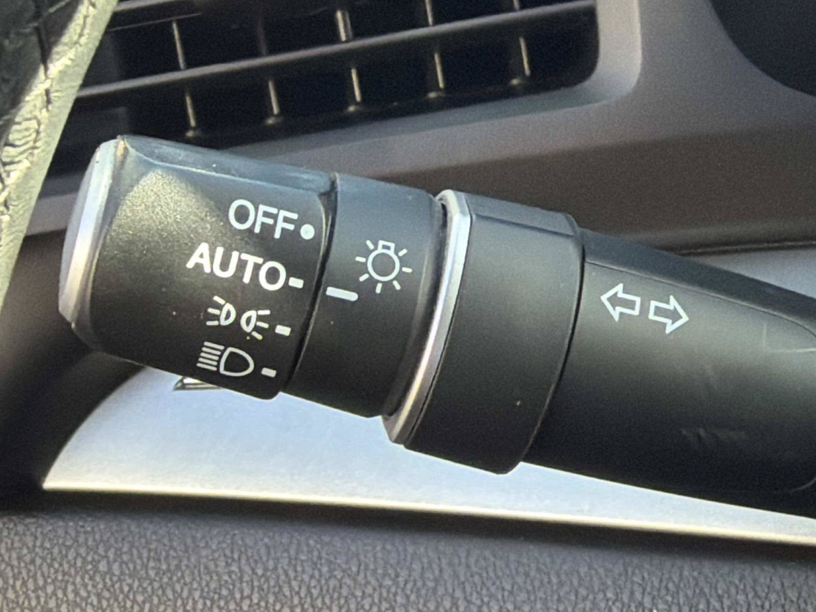 Used 2020 Acura ILX FWD image 30