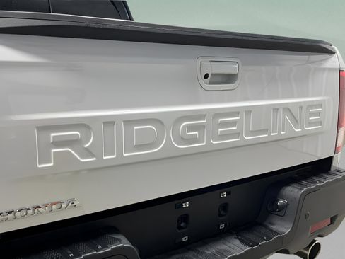New 2026 Honda Ridgeline Black Edition image 10