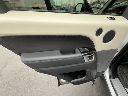 Used 2021 Land Rover Range Rover Sport HST image 25
