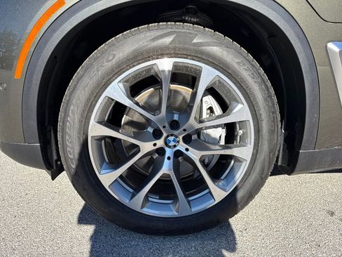 New 2026 BMW X5 xDrive50e w/ Climate Comfort Package image 9