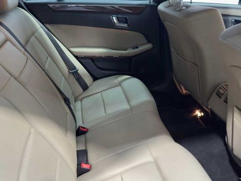 Used 2010 Mercedes-Benz E 350 Sedan image 14