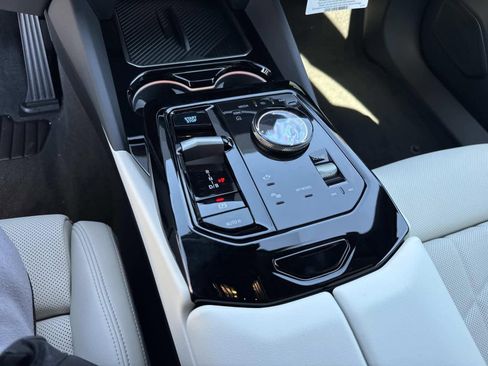 New 2026 BMW i5 eDrive40 w/ Premium Package image 25