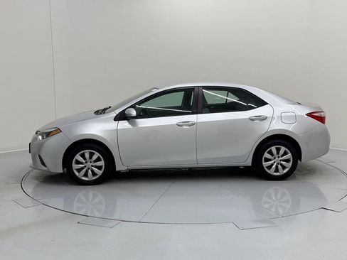 Used 2015 Toyota Corolla LE image 3