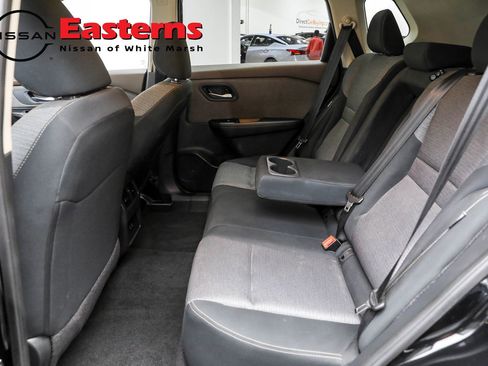 Used 2023 Nissan Rogue SV image 38