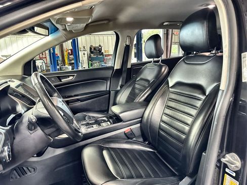 Used 2019 Ford Edge SEL w/ Equipment Group 201A FWD image 12