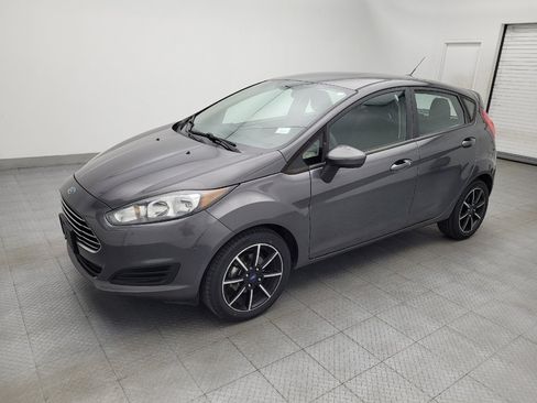 Used 2018 Ford Fiesta SE FWD image 2