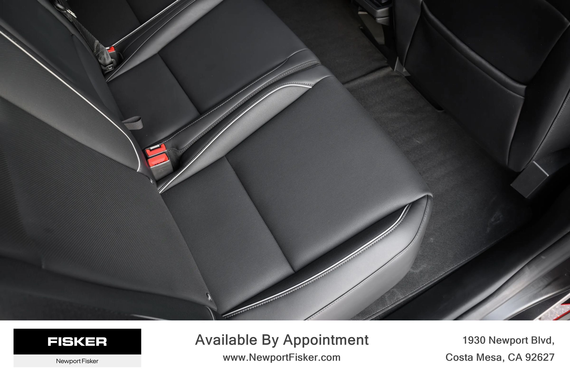 Used 2024 Tesla Cybertruck AWD Crew Cab image 27