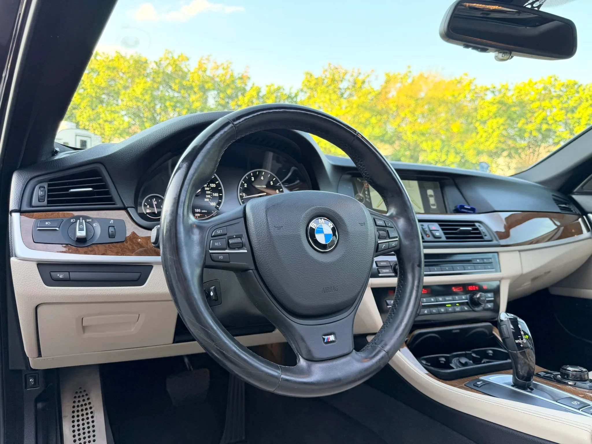 Used 2013 BMW 550i Sedan RWD image 23