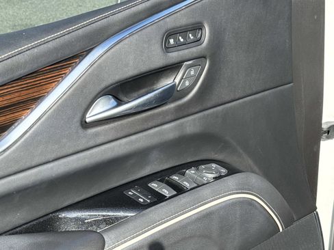 Used 2021 Cadillac Escalade ESV Premium Luxury w/ Driver Assist Tech Package image 21