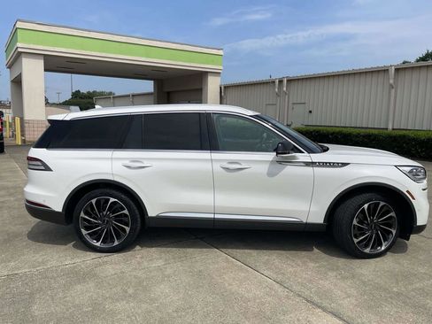 Used 2022 Lincoln Aviator Reserve w/ Equipment Group 201A AWD/4WD image 2
