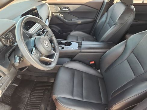 Used 2023 Nissan Rogue SL w/ SL Premium Package image 9