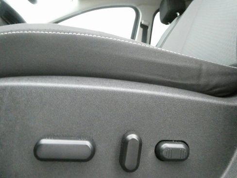 Used 2017 Ford Escape SE image 17