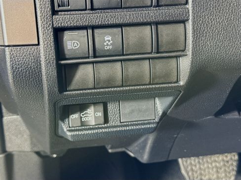 Certified 2025 Toyota Tacoma 2WD Double Cab image 10