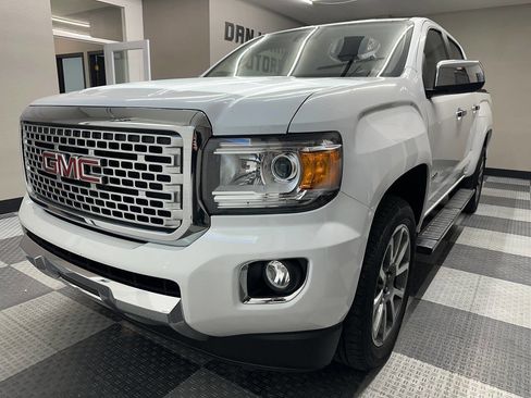 Used 2020 GMC Canyon Denali image 3