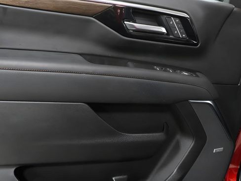 Used 2025 Chevrolet Tahoe High Country image 22