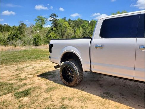 Used 2018 Ford F150 Platinum w/ Equipment Group 701A Luxury AWD/4WD image 13