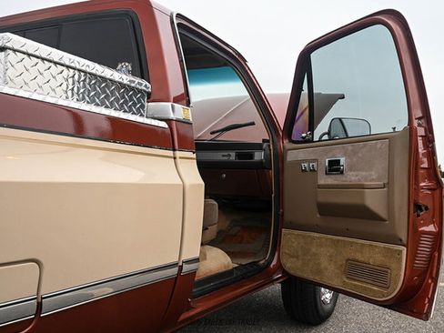 Used 1987 Chevrolet C/K Truck 2500 RWD image 37
