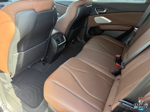 Used 2024 Acura RDX SH-AWD w/ Technology Package image 11
