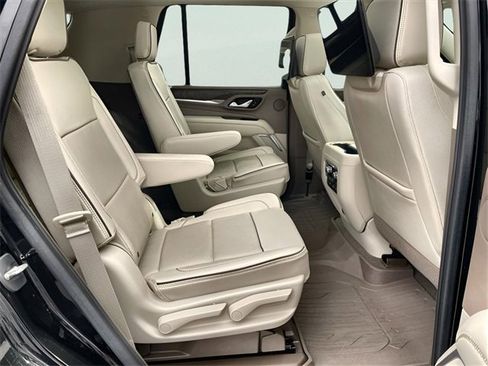Used 2021 GMC Yukon Denali w/ Denali Premium Package image 30