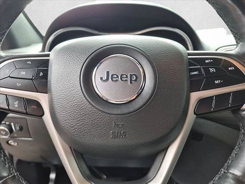 Used 2019 Jeep Grand Cherokee Altitude AWD/4WD image 21