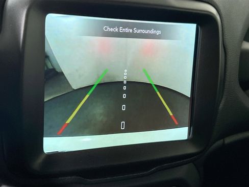 Used 2022 Jeep Renegade Latitude w/ Convenience Group image 14