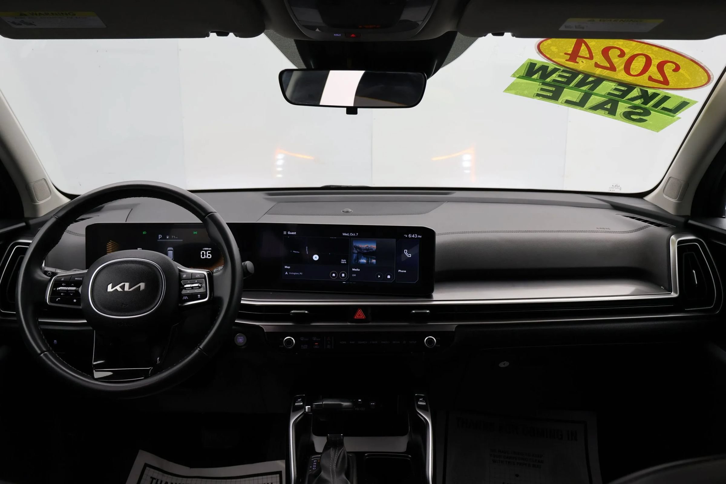 Used 2024 Kia Sorento S FWD image 16