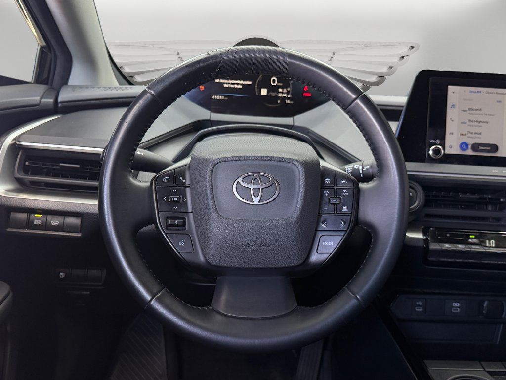 Used 2025 Toyota Prius LE FWD image 12