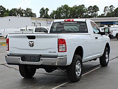 Used 2024 RAM 2500 Tradesman w/ Chrome Appearance Group AWD/4WD image 5