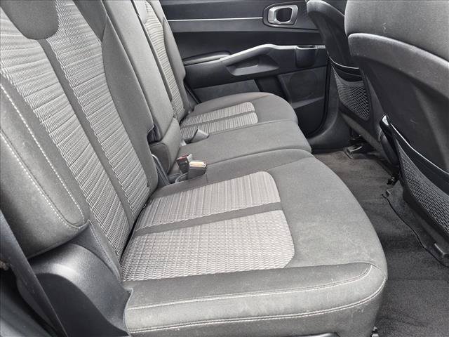 Used 2022 Kia Sorento LX FWD image 17