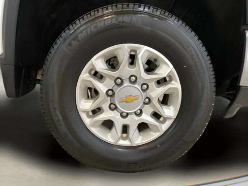 Used 2025 Chevrolet Silverado 2500 LT AWD/4WD image 97