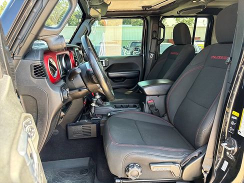Used 2021 Jeep Gladiator Rubicon AWD/4WD image 12