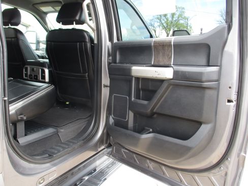 Used 2021 Ford F250 Lariat w/ Lariat Value Package AWD/4WD image 22