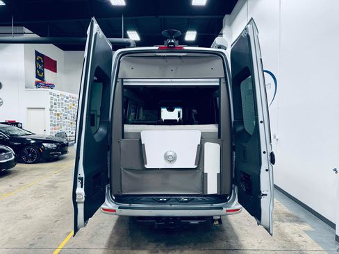 Used 2020 Mercedes-Benz Sprinter 3500 image 19