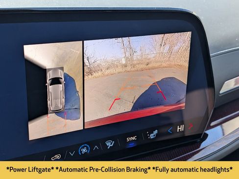 Used 2026 Chevrolet Traverse Z71 w/ Driver Confidence Package image 6