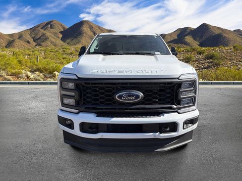 Used 2024 Ford F250 Lariat w/ Lariat Ultimate Package AWD/4WD image 3