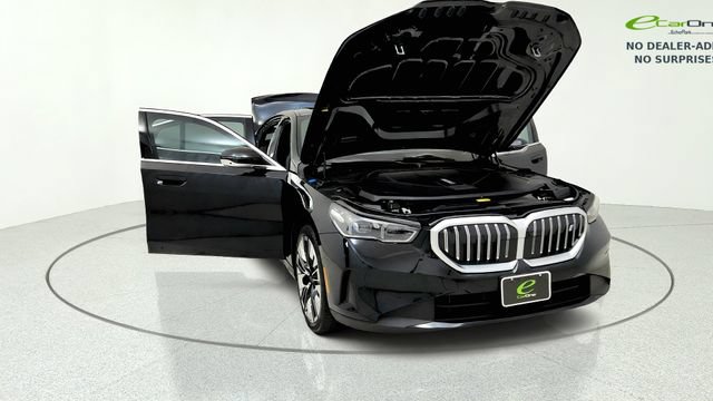 Used 2024 BMW i5 eDrive40i w/ M Sport Package RWD image 12