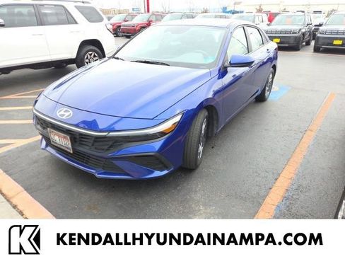 Used 2024 Hyundai Elantra SEL image 1