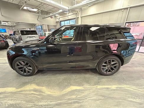 Used 2023 Land Rover Range Rover Sport SE Dynamic image 34