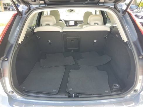 Certified 2024 Volvo XC60 B5 Core w/ Protection Package Premier AWD/4WD image 9