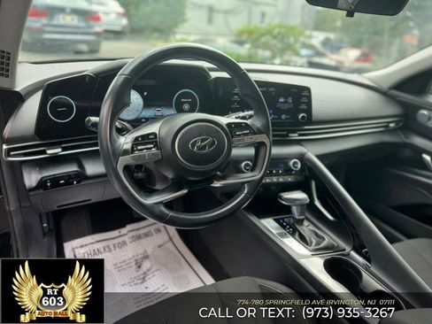 Used 2022 Hyundai Elantra SEL w/ Convenience Package image 21
