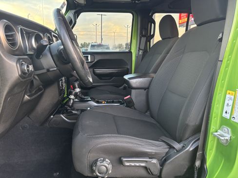 Used 2019 Jeep Wrangler Unlimited Sport S AWD/4WD image 9