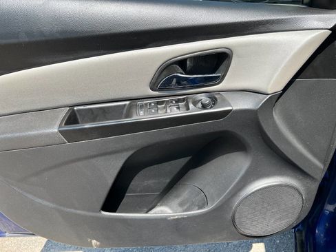Used 2013 Chevrolet Cruze LS image 13